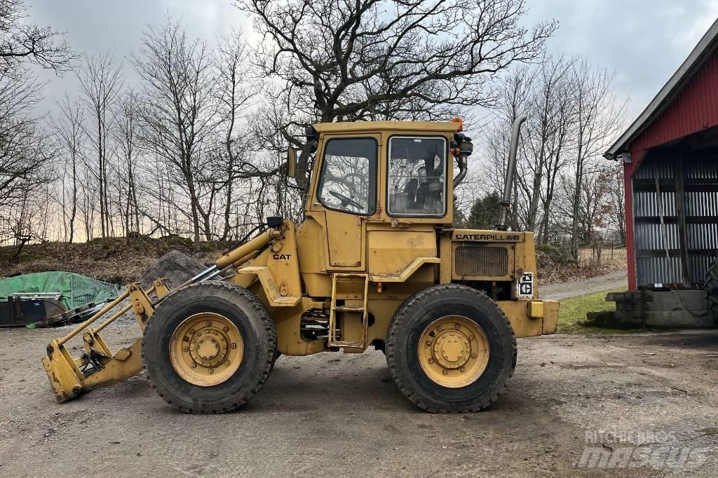 CAT 910 Фронтальні навантажувачі