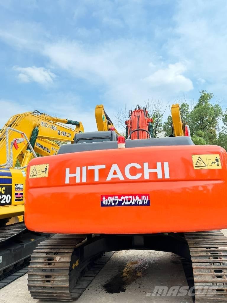 Hitachi ZX 200 Гусеничні екскаватори