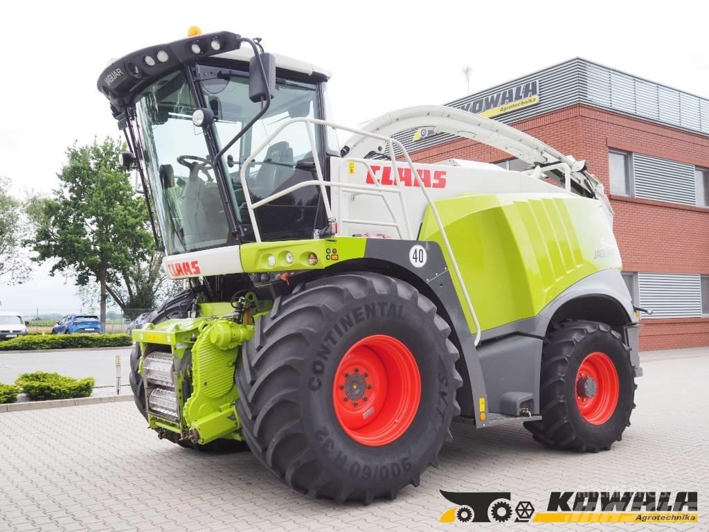 CLAAS Jaguar 940 4WD Кормозбиральні комбайни