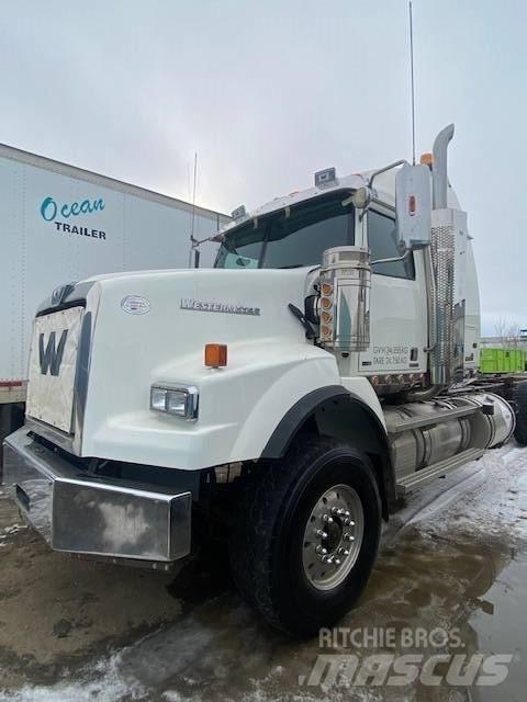 Western Star 4900SB Тягачі