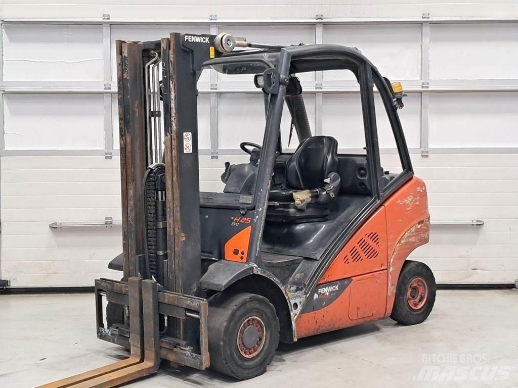 Linde H25D-02 Дизельні навантажувачі