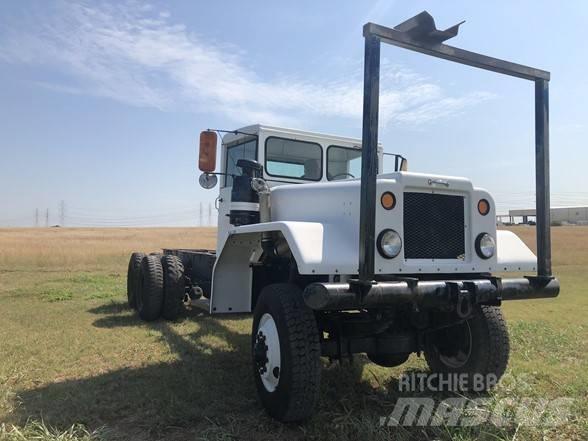 Diamond T M13 Шасі з кабіною