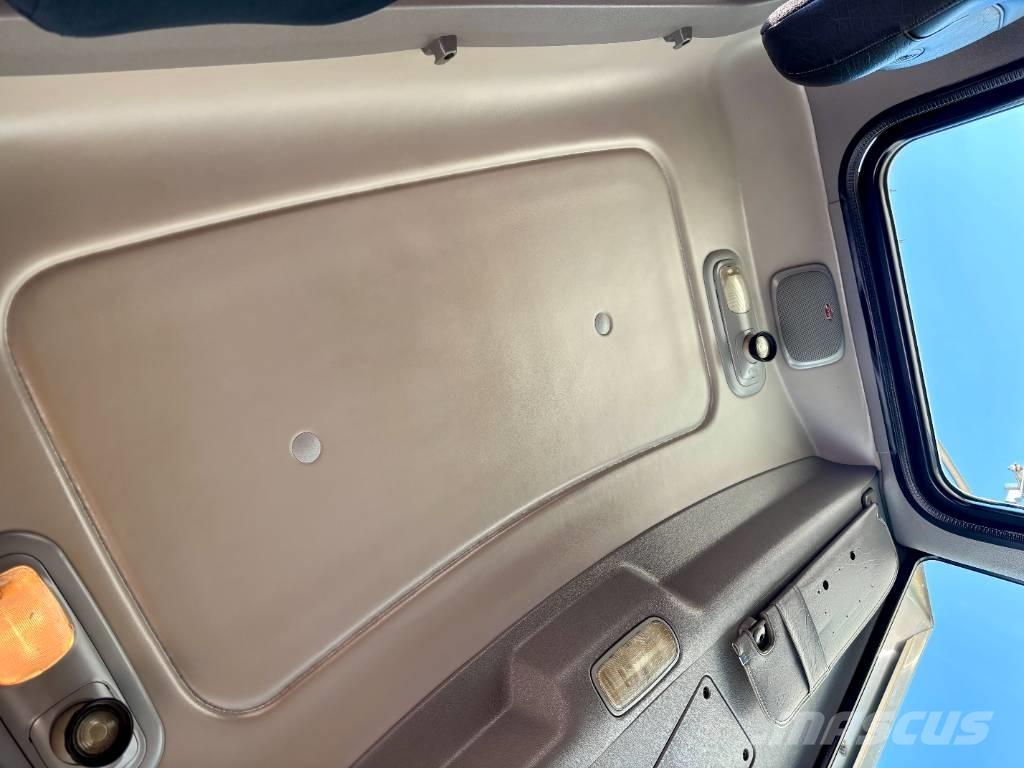 Peterbilt 388 Тягачі