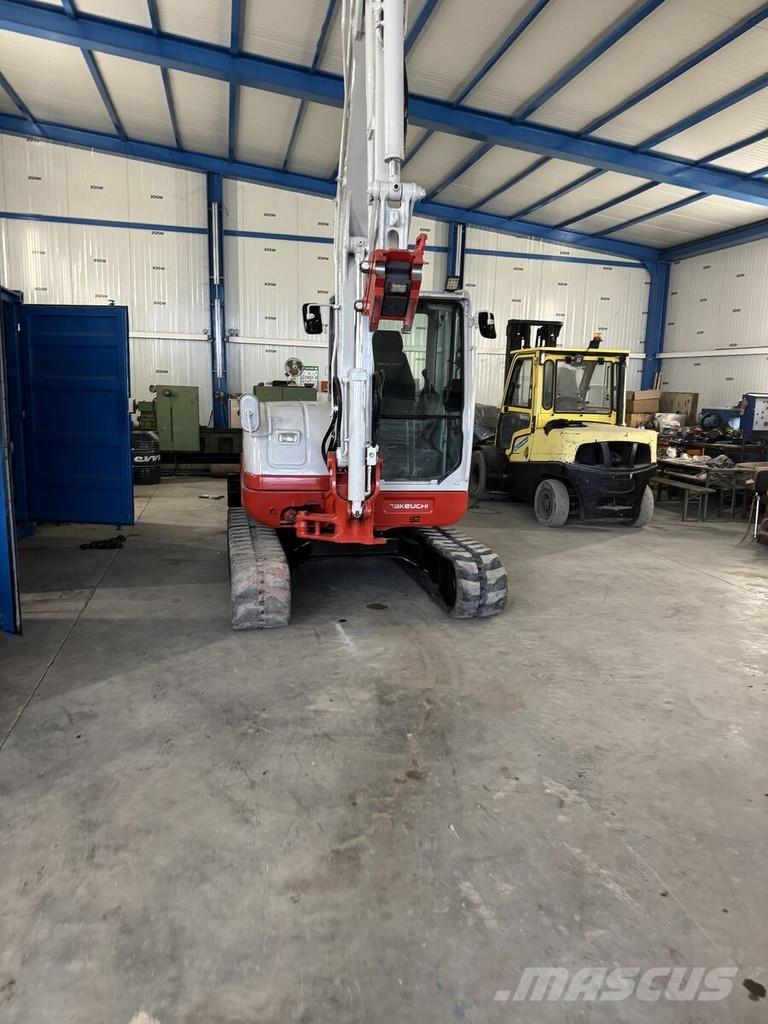 Takeuchi TB260 Міні-екскаватори < 7т