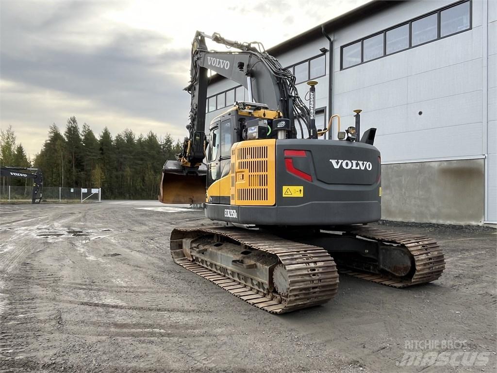 Volvo ECR 235 DL Гусеничні екскаватори