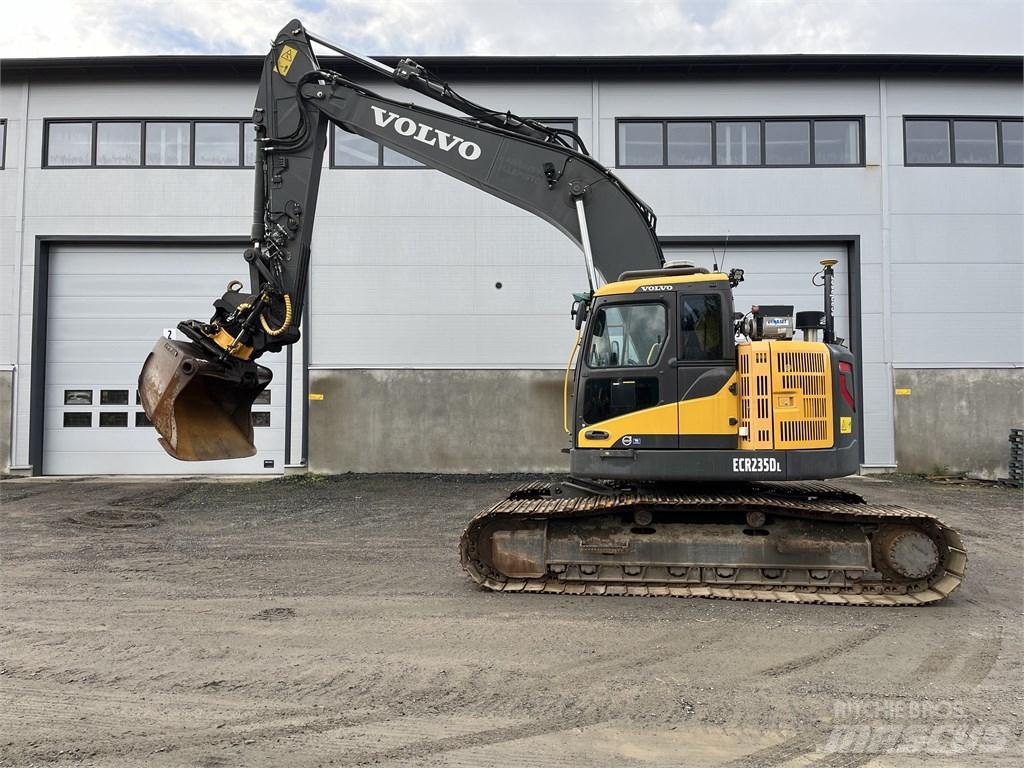 Volvo ECR 235 DL Гусеничні екскаватори