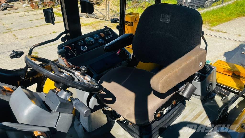 CAT 428 C Екскаватори-навантажувачі