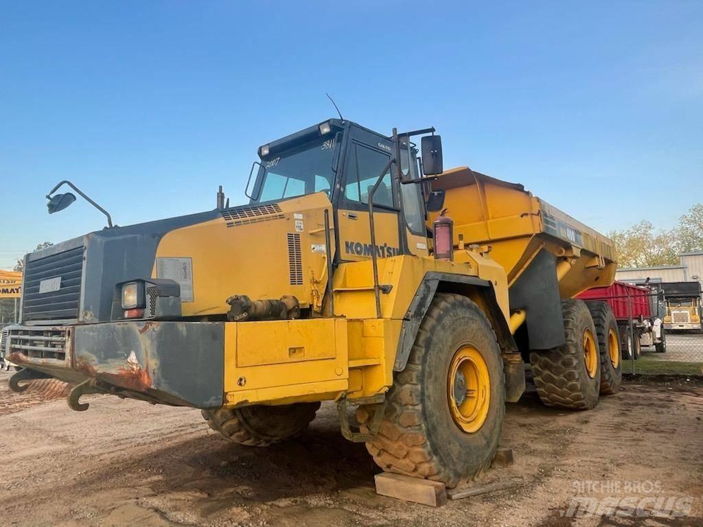 Komatsu HM 400-2 Зчленовані самоскиди
