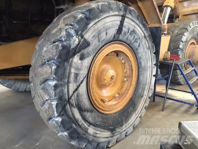 CAT 773 B Кар`єрні самоскиди
