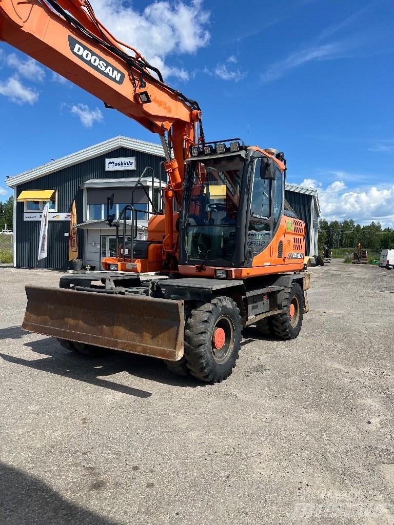 Doosan DX 160 W-3 Колісні екскаватори