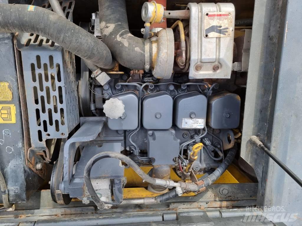 Komatsu PW 130-7K Колісні екскаватори