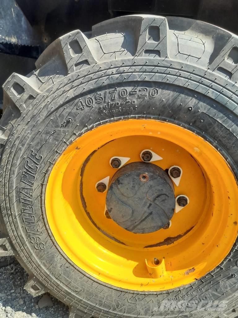 JCB 6 ST Зчленовані самоскиди