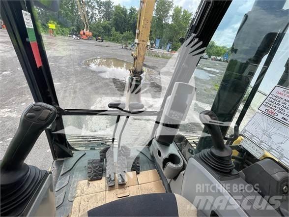 CAT 313FL Гусеничні екскаватори