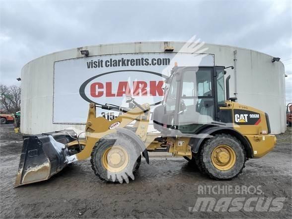 CAT 906M Фронтальні навантажувачі