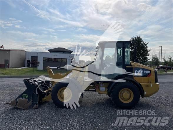 CAT 906M Фронтальні навантажувачі