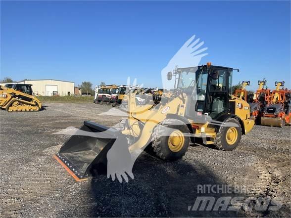 CAT 906M Фронтальні навантажувачі