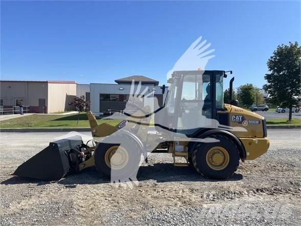 CAT 906M Фронтальні навантажувачі