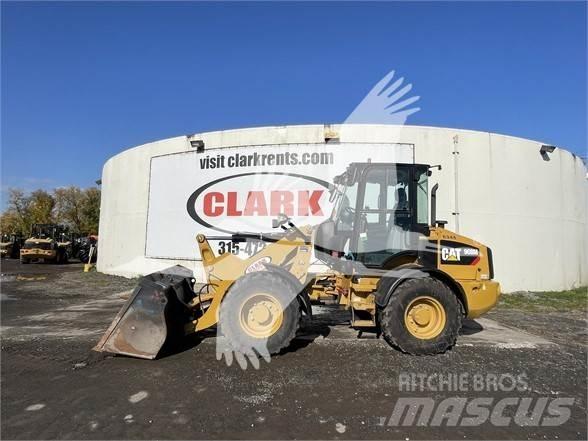 CAT 908M Фронтальні навантажувачі