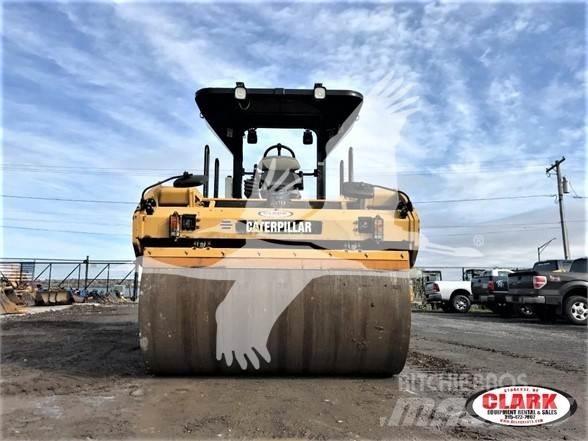 CAT CB64 Грунтові котки