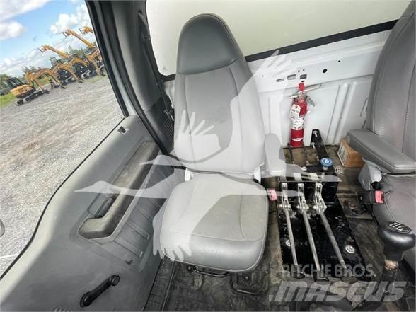 Ford F750 XL Поливальні машини