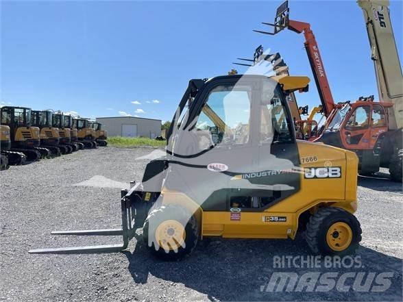 JCB 35 Телескопічні навантажувачі