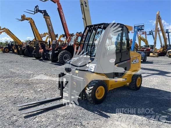 JCB 35 Телескопічні навантажувачі