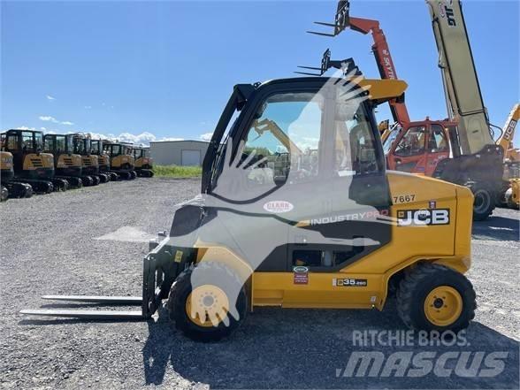 JCB 35 Телескопічні навантажувачі