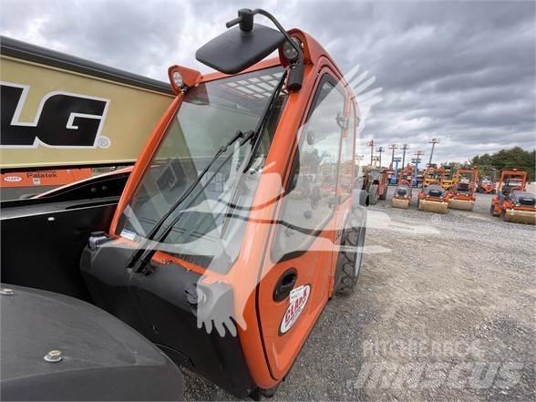 JLG 742 Телескопічні навантажувачі