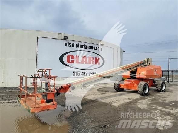 JLG 800S Телескопічні підйомники