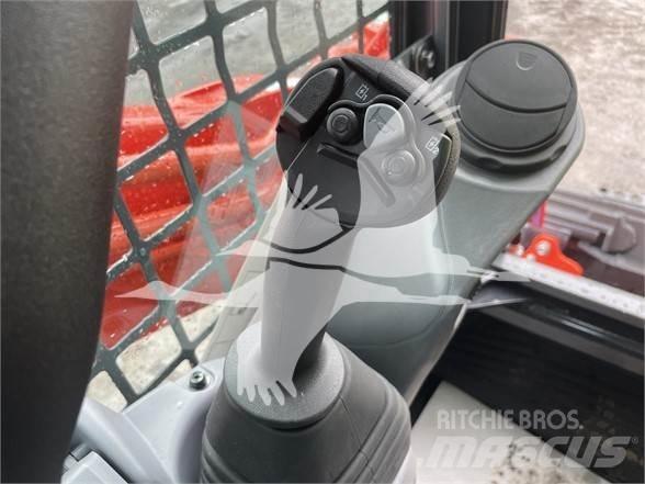 Kubota SVL75 Міні-навантажувачі