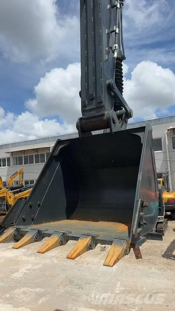 Hyundai r220lc-9s Середні екскаватори 7т. - 12т.