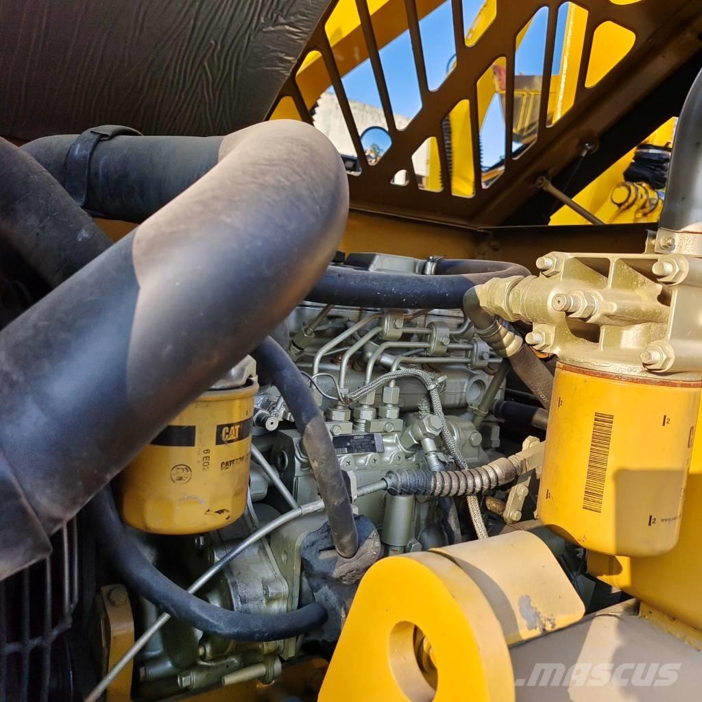 CAT 307 D Середні екскаватори 7т. - 12т.