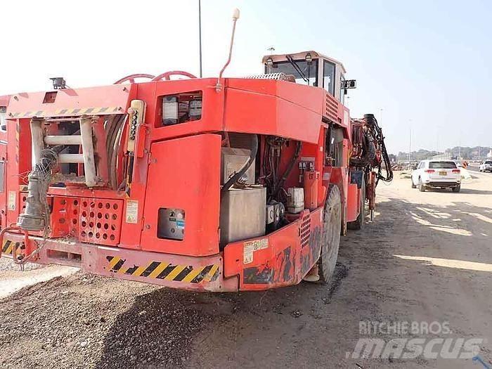 Sandvik DT821 C Свердлильні установки