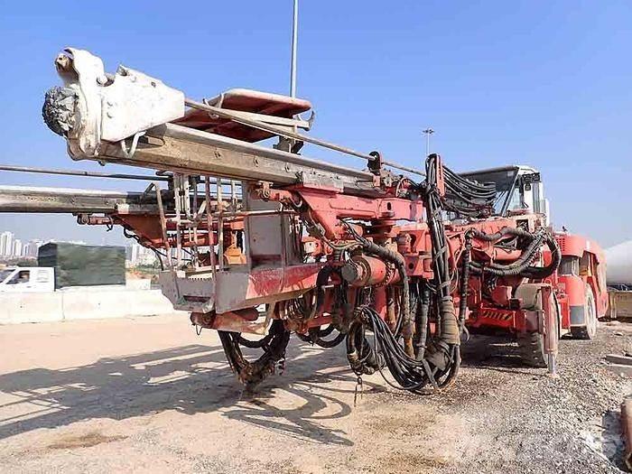 Sandvik DT821 C Свердлильні установки
