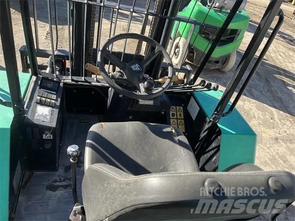 JCB 930 Навантажувачі підвищеної прохідності
