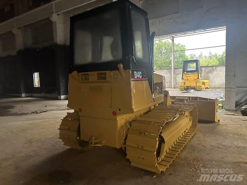 CAT D 4 C Гусеничні бульдозери