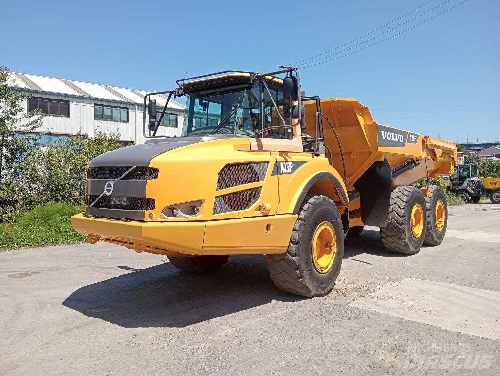 Volvo A 25 F Зчленовані самоскиди
