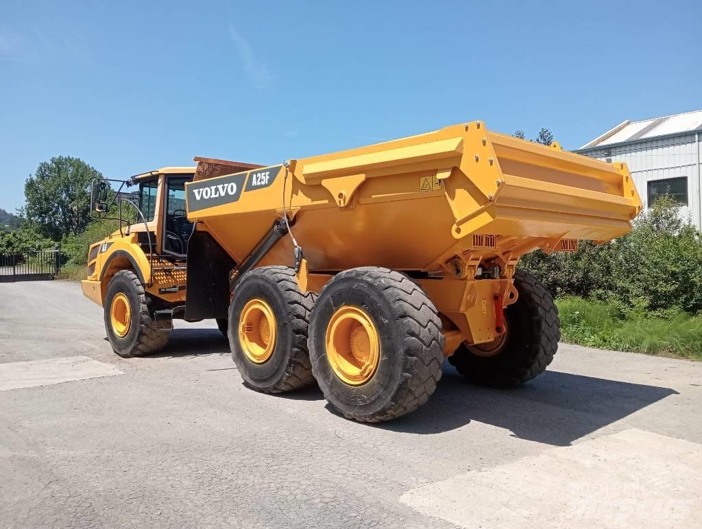 Volvo A 25 F Зчленовані самоскиди