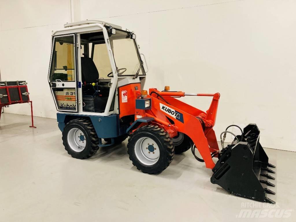 Kubota R 310 Фронтальні навантажувачі