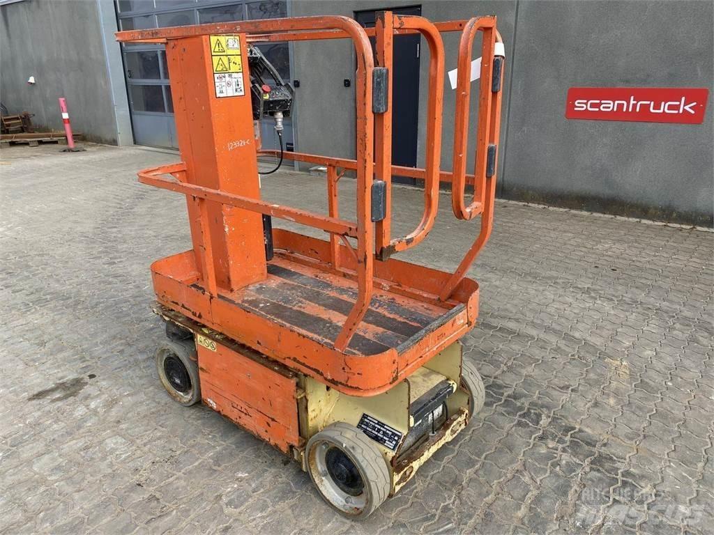JLG 1230ES Вертикальні щоглові підйомники