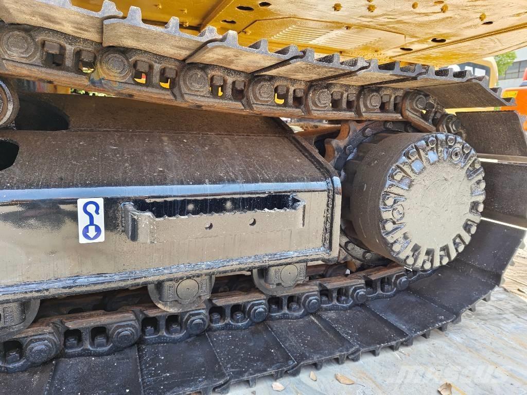 CAT 320 D Гусеничні екскаватори