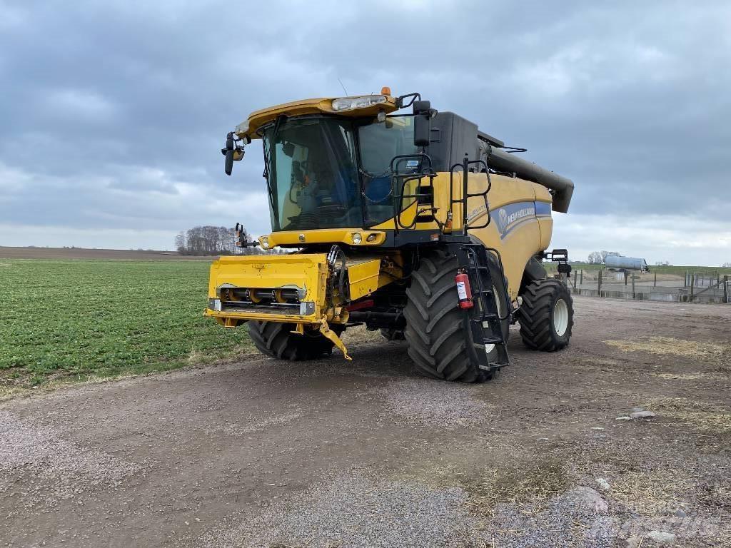 New Holland CX 8090 Зернозбиральні комбайни