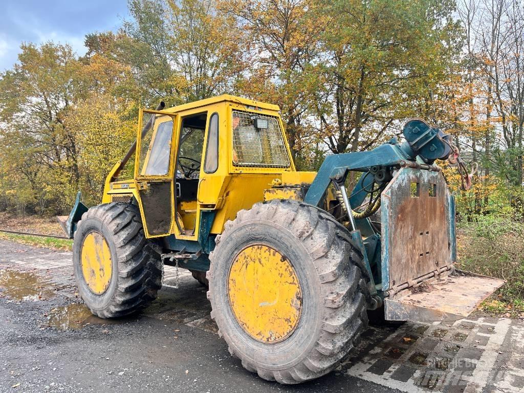 HSM 906 Лісогосподарські трактори