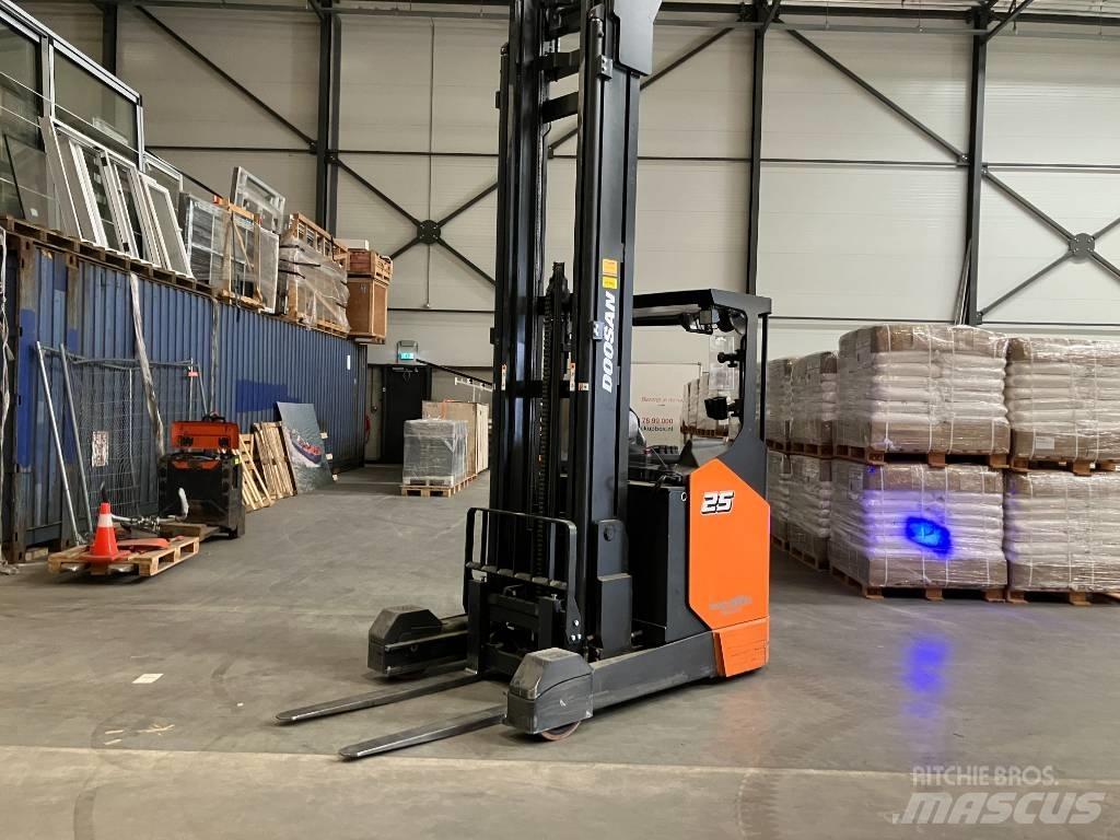 Doosan BR25JW-9 Річ-трак із високим підйомом