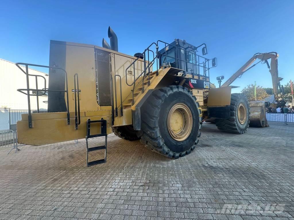 CAT 992K Фронтальні навантажувачі
