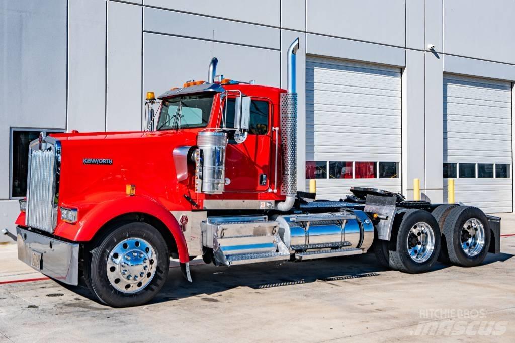 Kenworth W 900 Тягачі