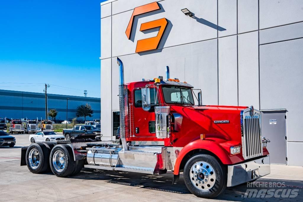 Kenworth W 900 Тягачі