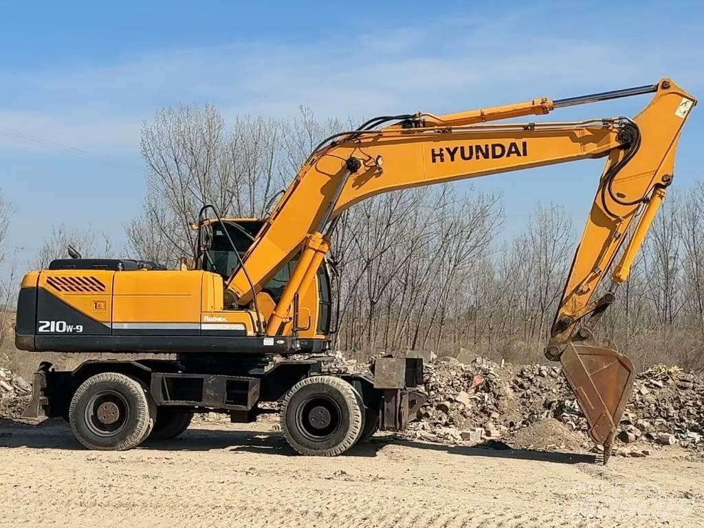 Hyundai R210W-9 Колісні екскаватори