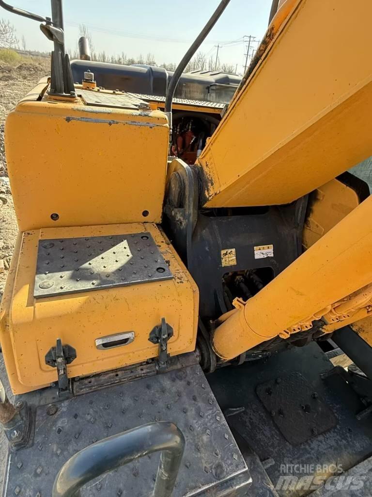 Hyundai R210W-9 Колісні екскаватори