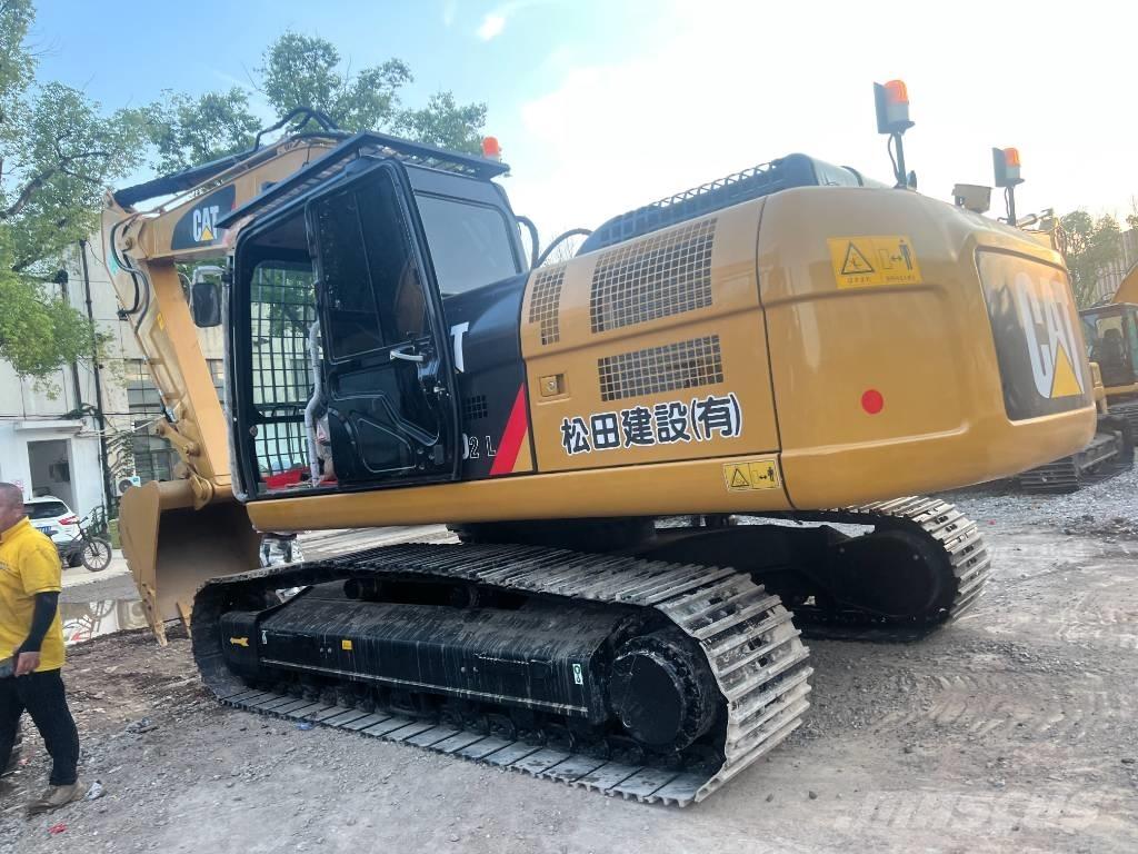 CAT 324 D2L Гусеничні екскаватори